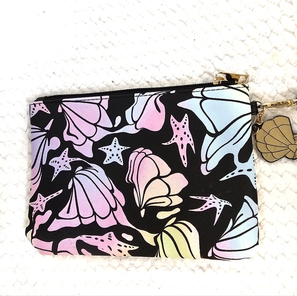2/$20 Disney Make Up Wristlet Bags - Picture 7 of 8
